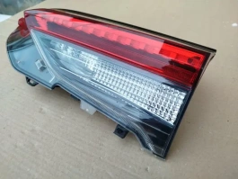 Фонарь в крышку багажника toyota rav4 50 xa50 2018- задн. прав.