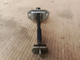 Ограничитель двери nissan qashqai j11 2013-2021 задн. прав.