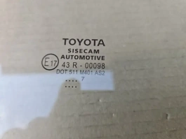 Стекло двери toyota c-hr  2020- перед. прав.