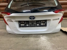 Крышка багажника toyota c-hr  2020- задн. 