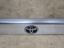 Накладка крышки багажника toyota rav4 50 xa50 2018-  