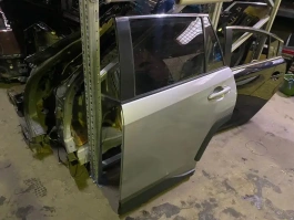 Дверь toyota rav4 50 xa50 2018- задн. лев.