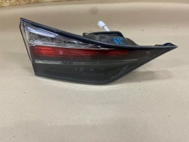 Фонарь в крышку багажника lexus gs 4  2020- задн. лев.
