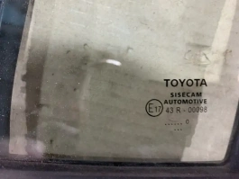 Форточка двери toyota corolla e210  2018- перед. лев.