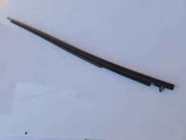 Бархотка двери toyota corolla e210  2020- перед. прав.