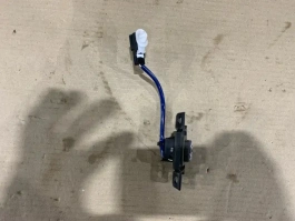 Кнопка открывания багажника toyota camry 70 xv70 2017-2023  