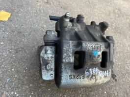 Суппорт тормозной mitsubishi outlander 3 gf 2012-2022 перед. прав.