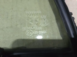 Форточка двери toyota prius 4 xw50 2015-2023 задн. прав.