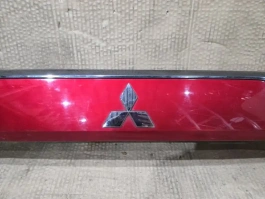 Накладка крышки багажника mitsubishi outlander 3 gf 2012-2022  