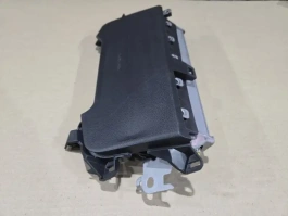 Подушка безопасности в колени toyota corolla e210  2018-  
