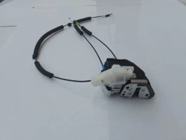 Замок двери toyota c-hr  2020- задн. лев.