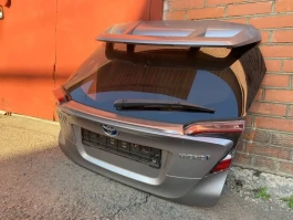 Крышка багажника toyota c-hr  2020-  