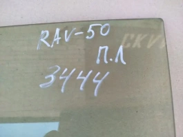 Стекло двери toyota rav4 50 xa50 2018- перед. лев.
