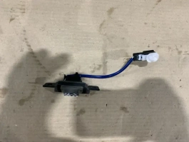 Кнопка открывания багажника toyota camry 70 xv70 2017-2023  